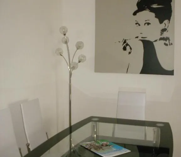 아파트 Mit Balkon